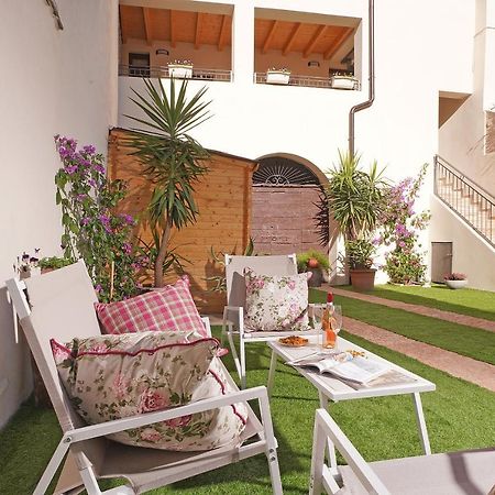 Apartments Villa Bougainville سان فيليتْشي ديل بيناكو المظهر الخارجي الصورة