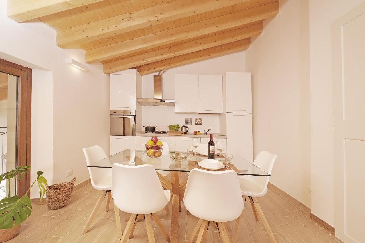 Apartments Villa Bougainville سان فيليتْشي ديل بيناكو المظهر الخارجي الصورة