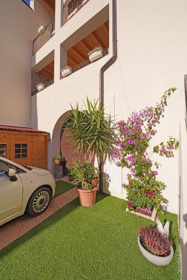 Apartments Villa Bougainville سان فيليتْشي ديل بيناكو المظهر الخارجي الصورة