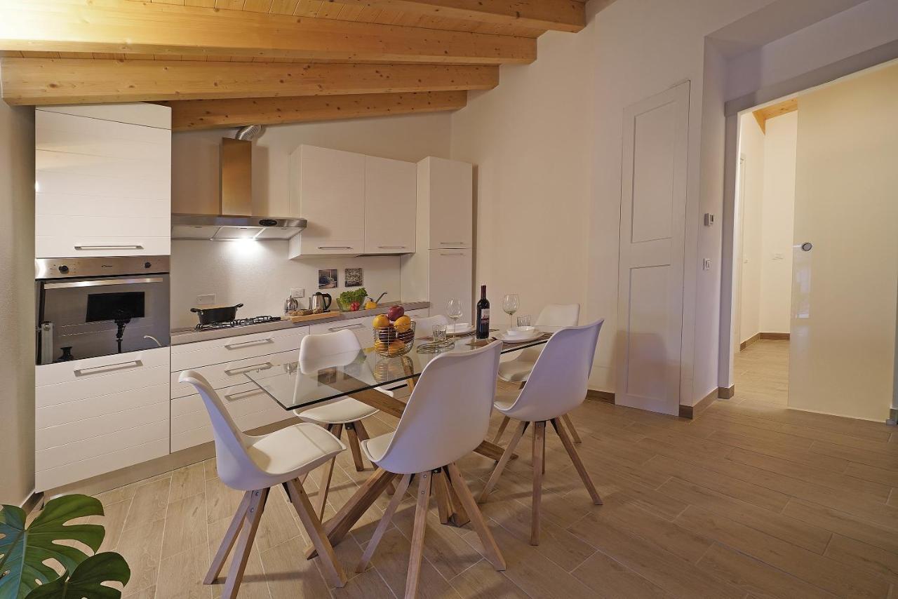 Apartments Villa Bougainville سان فيليتْشي ديل بيناكو المظهر الخارجي الصورة