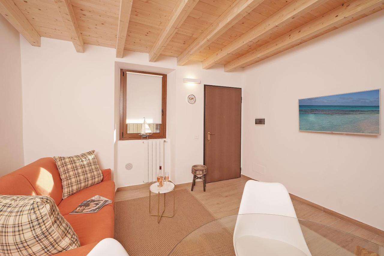Apartments Villa Bougainville سان فيليتْشي ديل بيناكو المظهر الخارجي الصورة