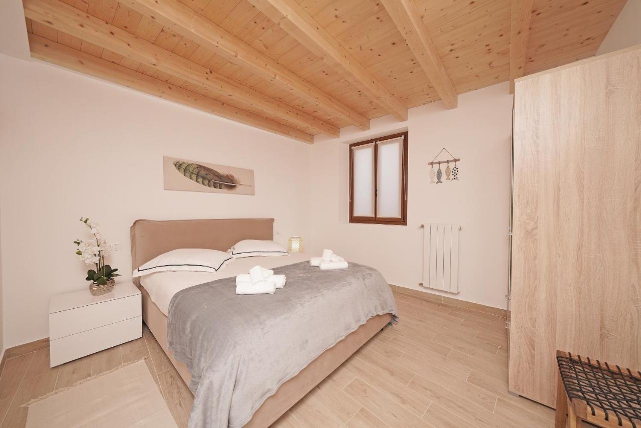 Apartments Villa Bougainville سان فيليتْشي ديل بيناكو المظهر الخارجي الصورة